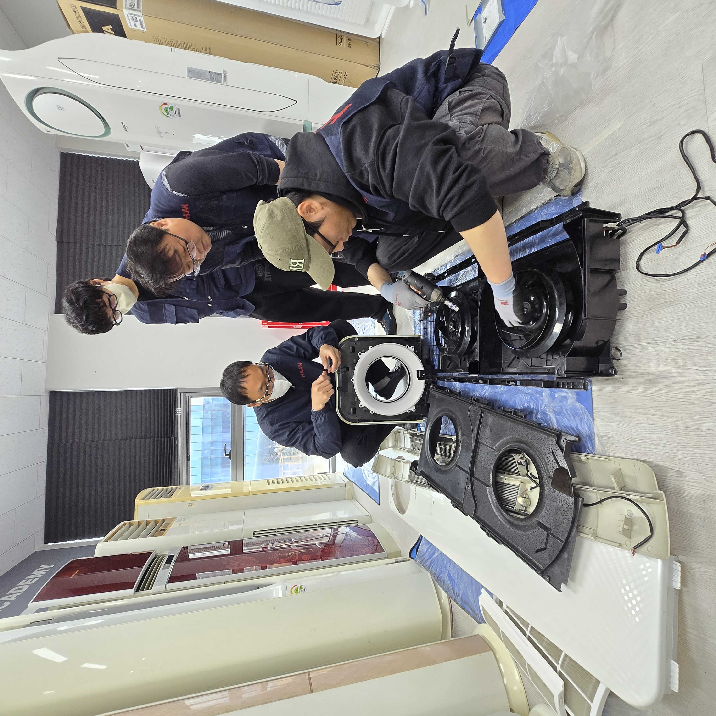 [사회/현장] "월급보다 낫다"…평범한 회사원에서 ‘가전관리 전문가’로, 제2의 인생 여는 사람들