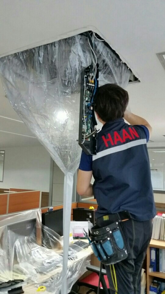 [생활/경제] "필터 청소만으로는 부족"... 한경희홈케어, 시스템 에어컨 '완전 분해' 솔루션 주목